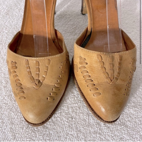 Vintage Made In Brazil Light Tan Leather Pointed Toe Heels 7.5 - Picture 3 of 16